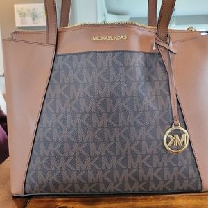 Michael kors purse
